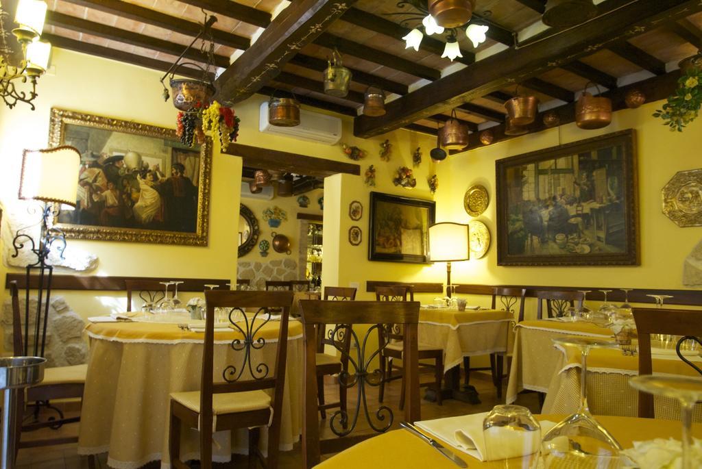 Torre Sangiovanni Albergo E Ristorante Da Rosary Todi Bagian luar foto